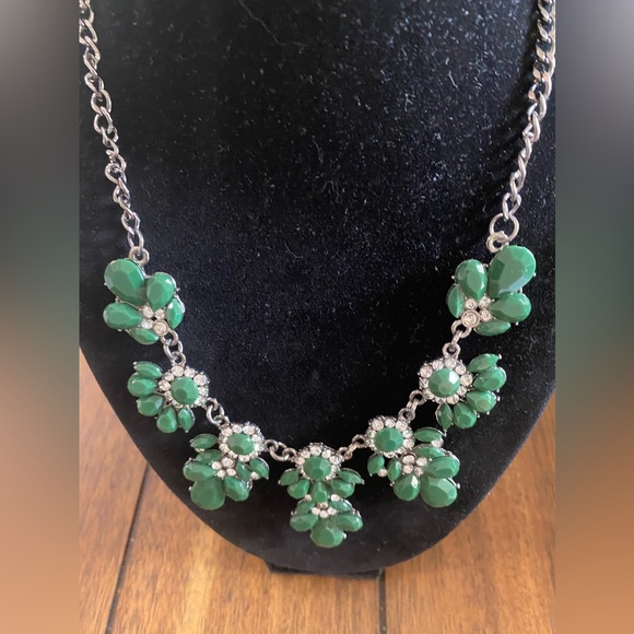 BOGO 2 x $10 NWOT “Green with Rhinestones Necklace” - Picture 6 of 6